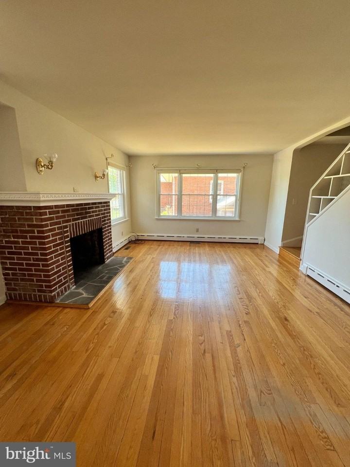 9406 Belair Rd - Photo 7 of 31