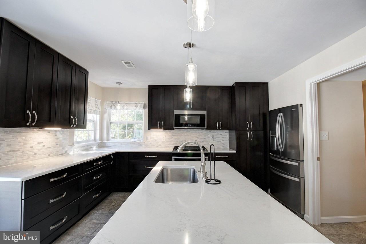 8322 Jordan Valley Way - Photo 2 of 31