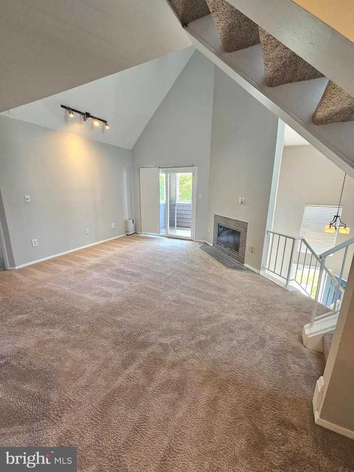 7928 Mayfair Cir #7928 - Photo 6 of 16