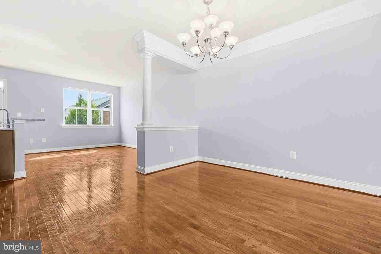 22711 Newcut Rd - Photo 4 of 31