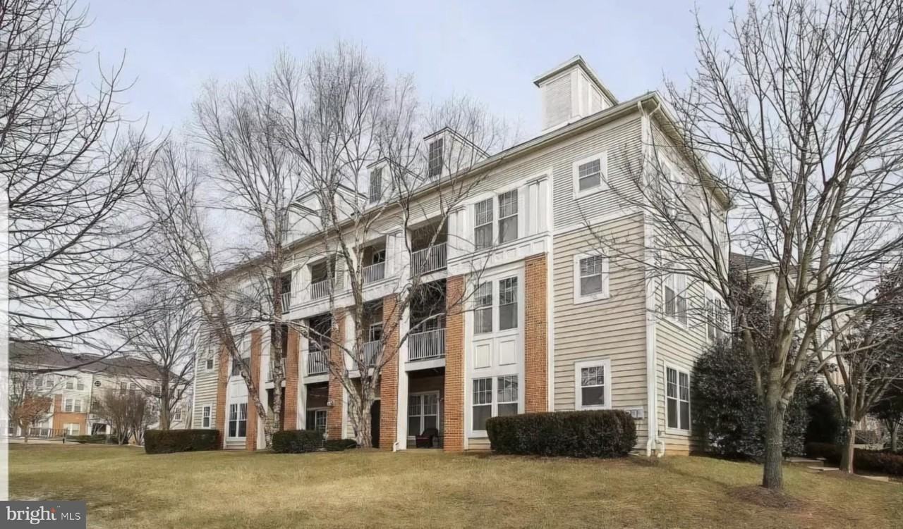 110 Watkins Pond Blvd #301
