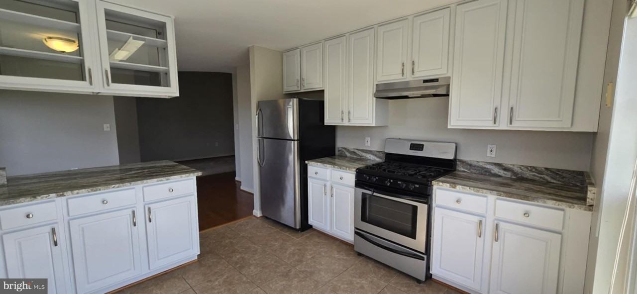 110 Watkins Pond Blvd #301 - Photo 5 of 42