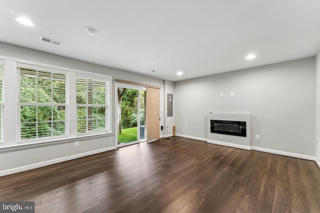 3043 Mia Ln - Photo 6 of 25