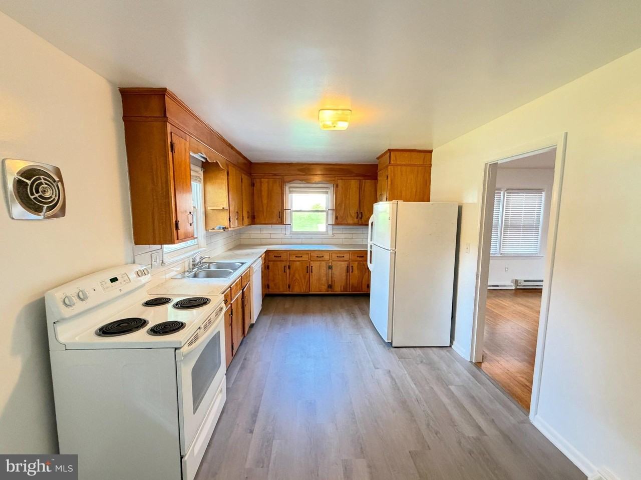 11 W Magnolia Ave - Photo 2 of 14