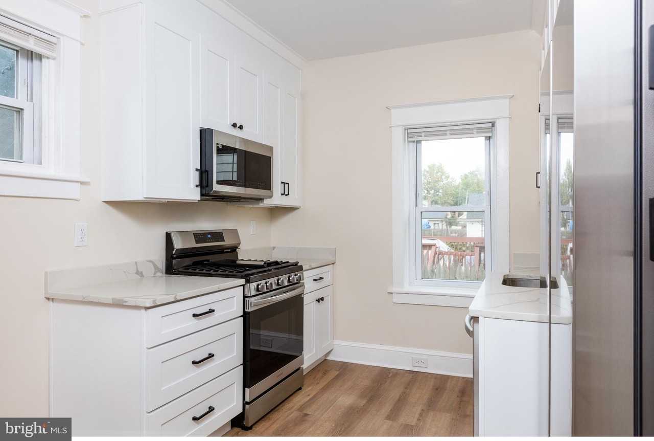 8331 Stockton Ave - Photo 3 of 13