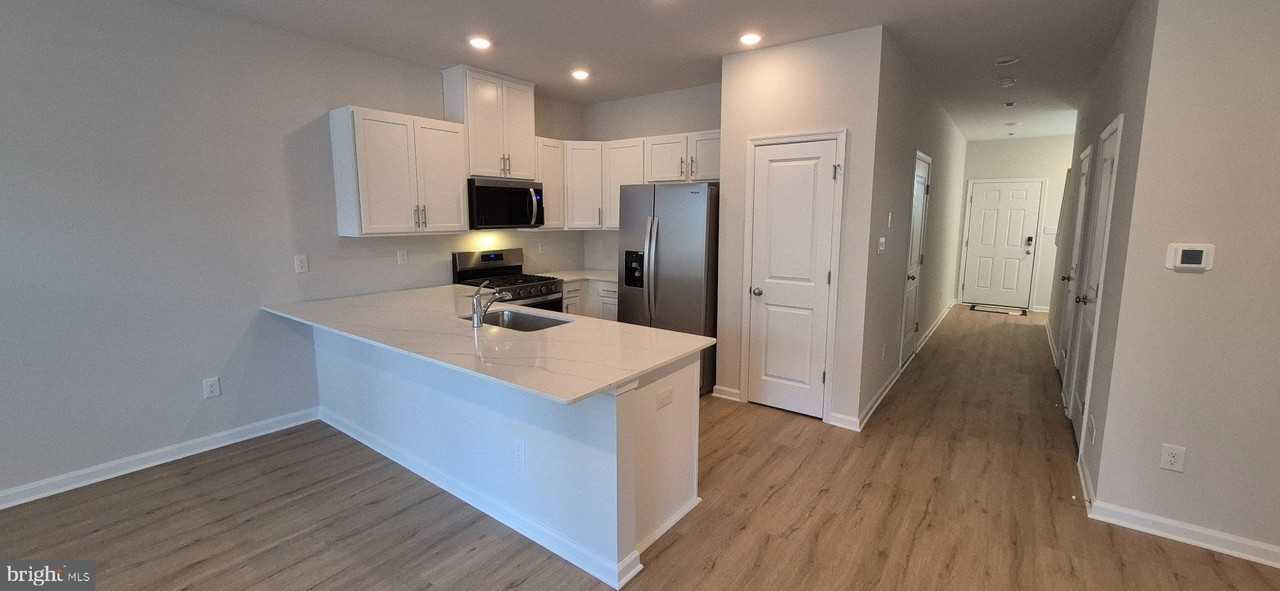 18 Reagan Dr - Photo 2 of 7