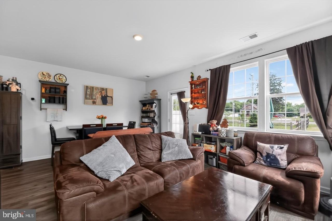 2 Arlotta St - Photo 2 of 25