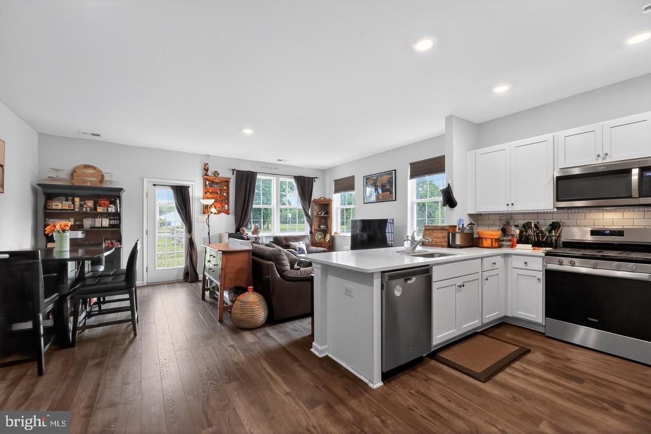 2 Arlotta St - Photo 5 of 25