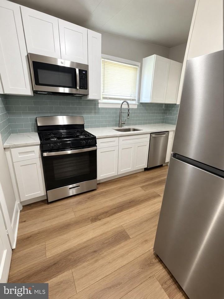 264 Kings Hwy #2 - Photo 3 of 12