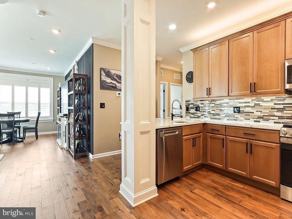 16421 River View Dr #421 - Photo 5 of 46