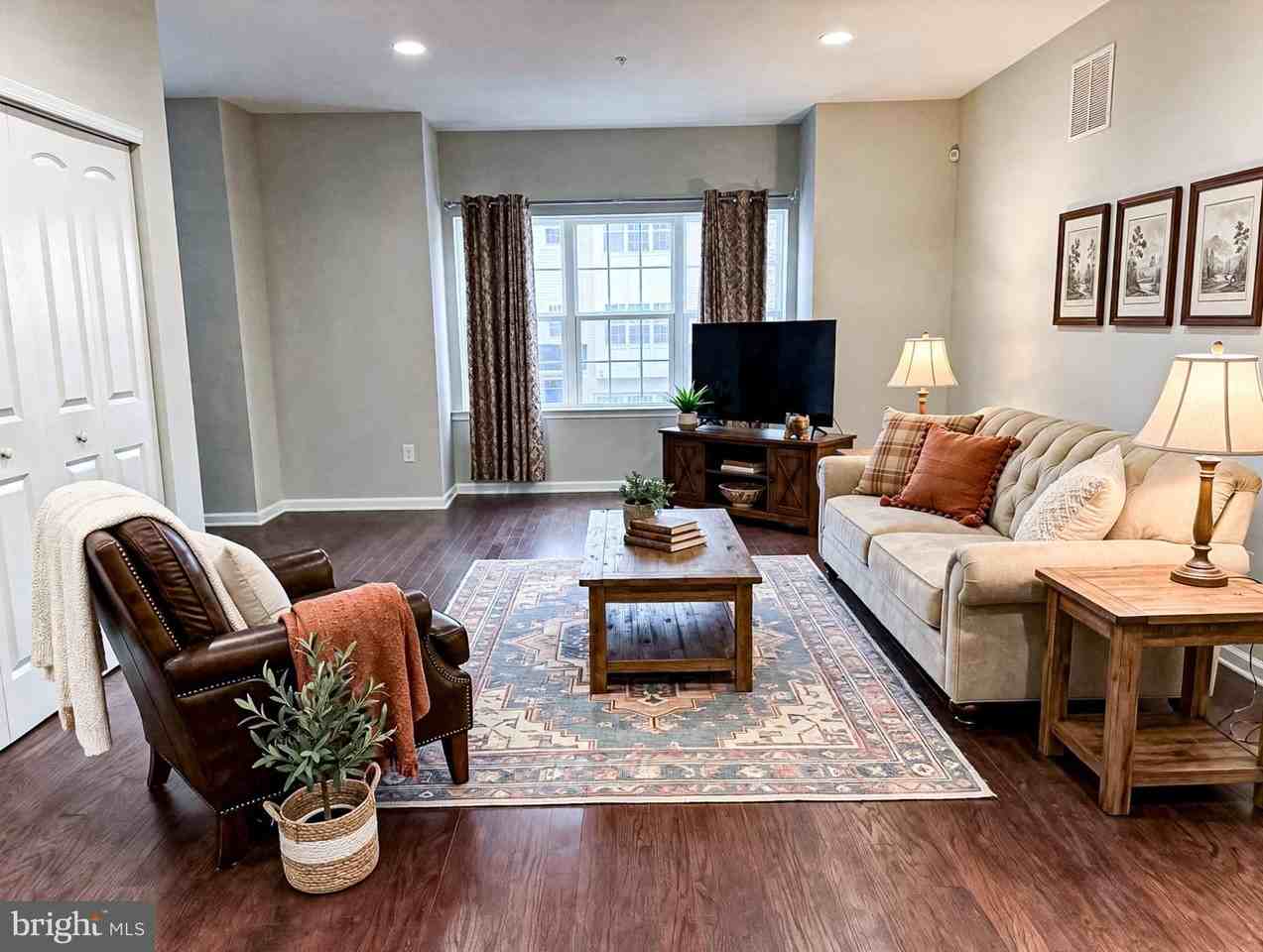 164 Mercer Ct - Photo 3 of 50