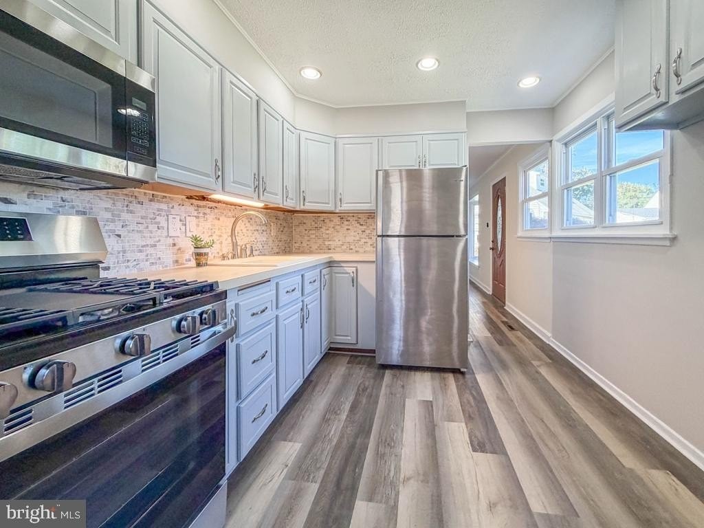 15 Carlisle Cir - Photo 4 of 32