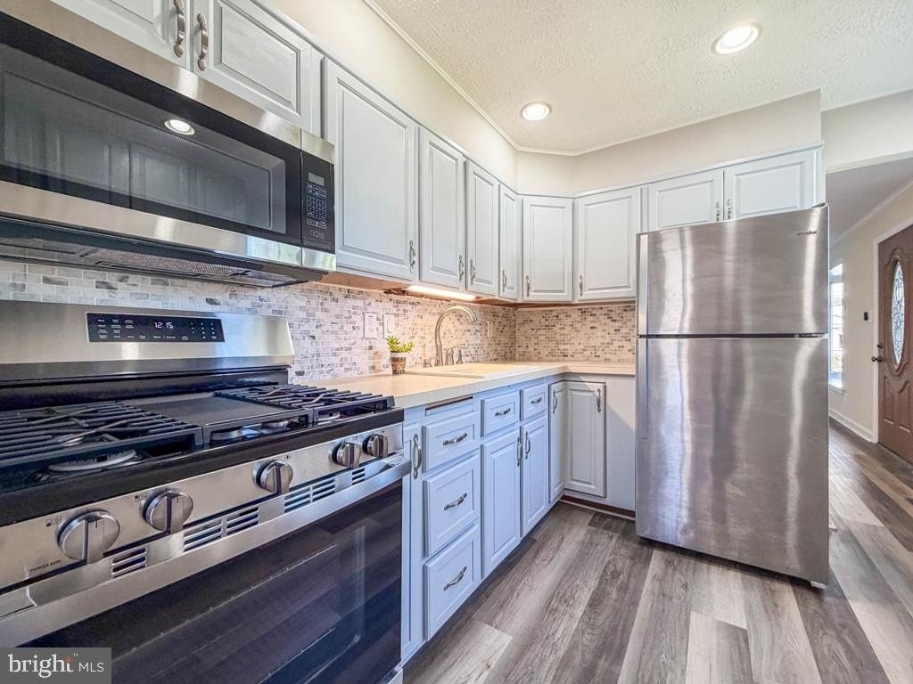 15 Carlisle Cir - Photo 5 of 32