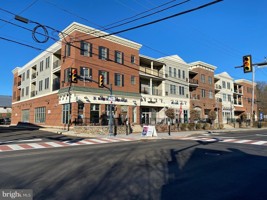 featured image of 200 N Sycamore St #2H