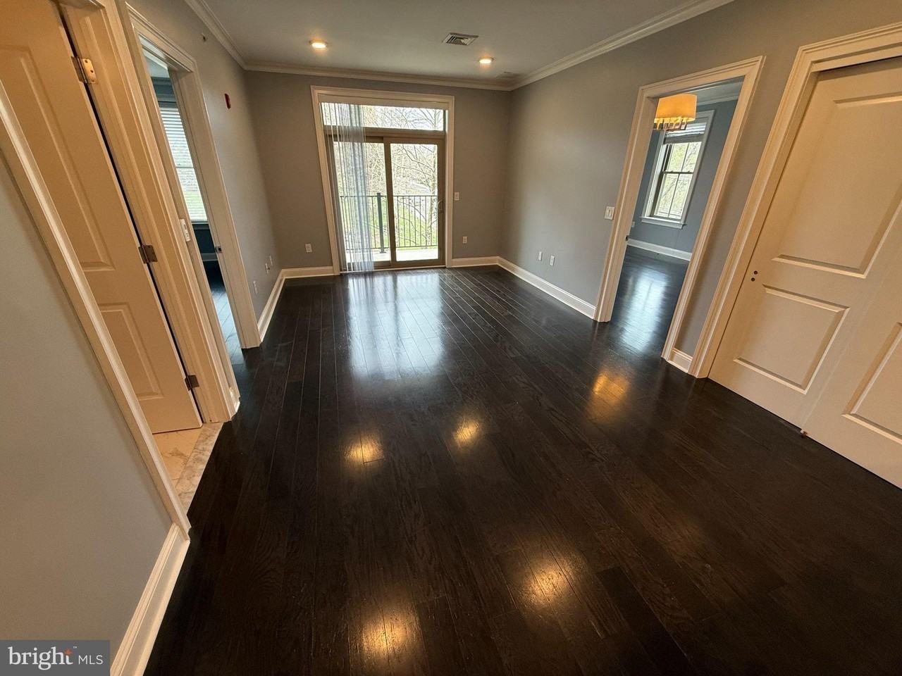 200 N Sycamore St #2H - Photo 3 of 11