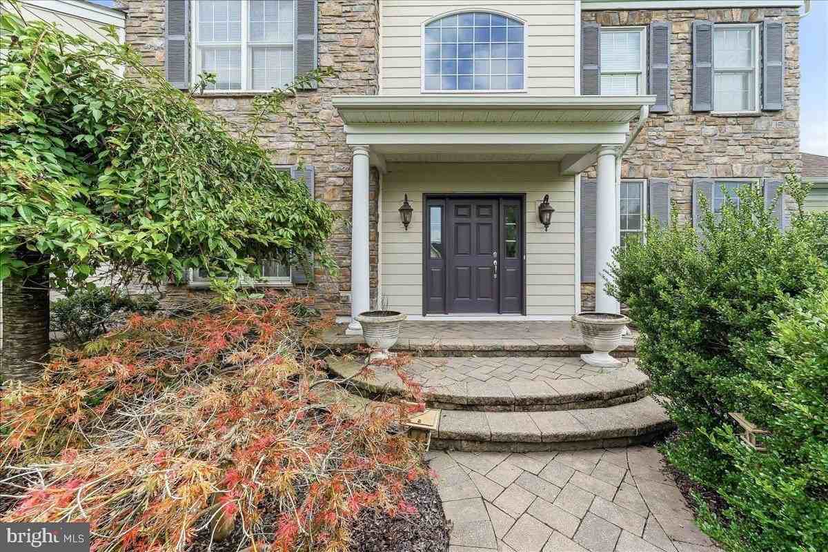 13 Poplar Rd - Photo 5 of 50