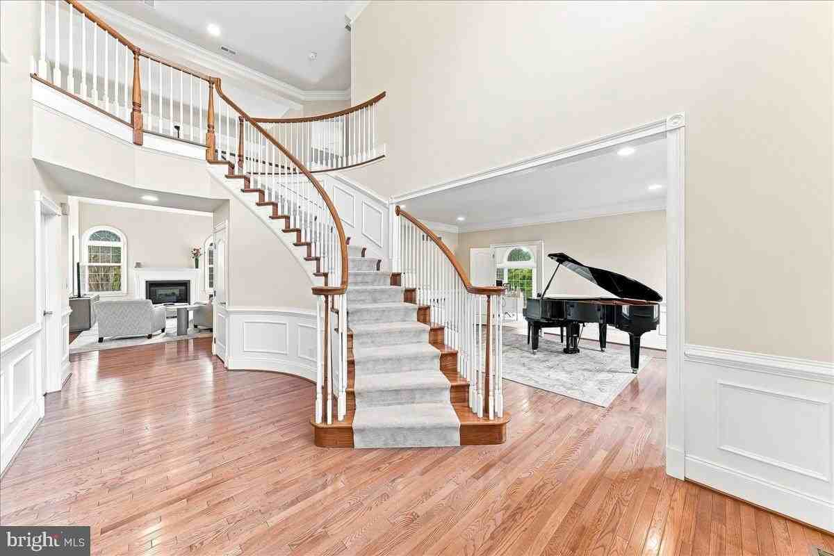 13 Poplar Rd - Photo 7 of 50