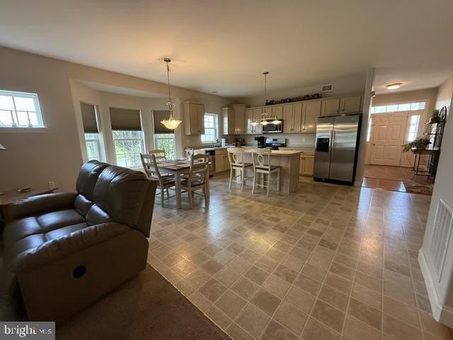 2 Greystone Ln - Photo 4 of 18
