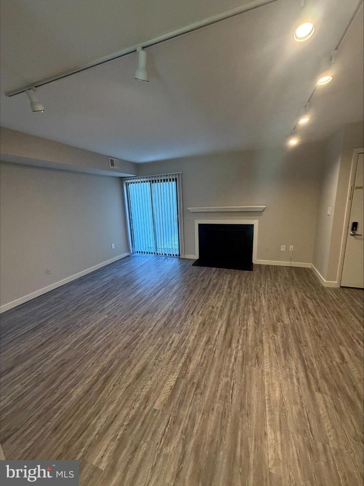 1560 Wick Ln #403 - Photo 3 of 13