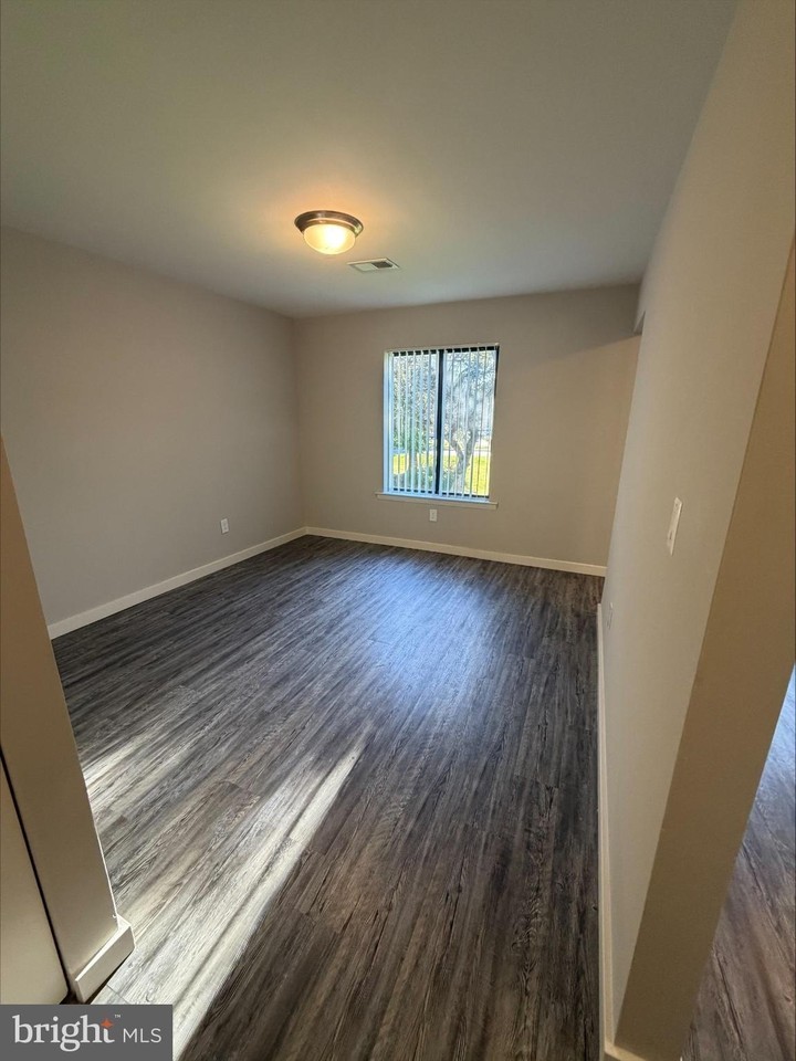 1560 Wick Ln #403 - Photo 4 of 13