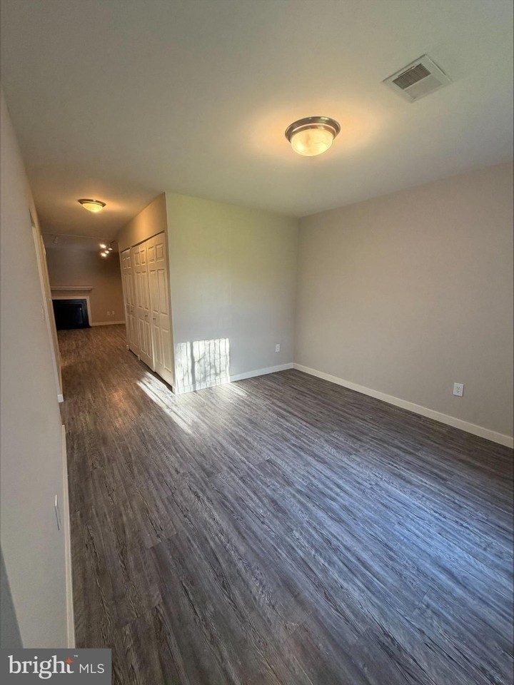 1560 Wick Ln #403 - Photo 5 of 13