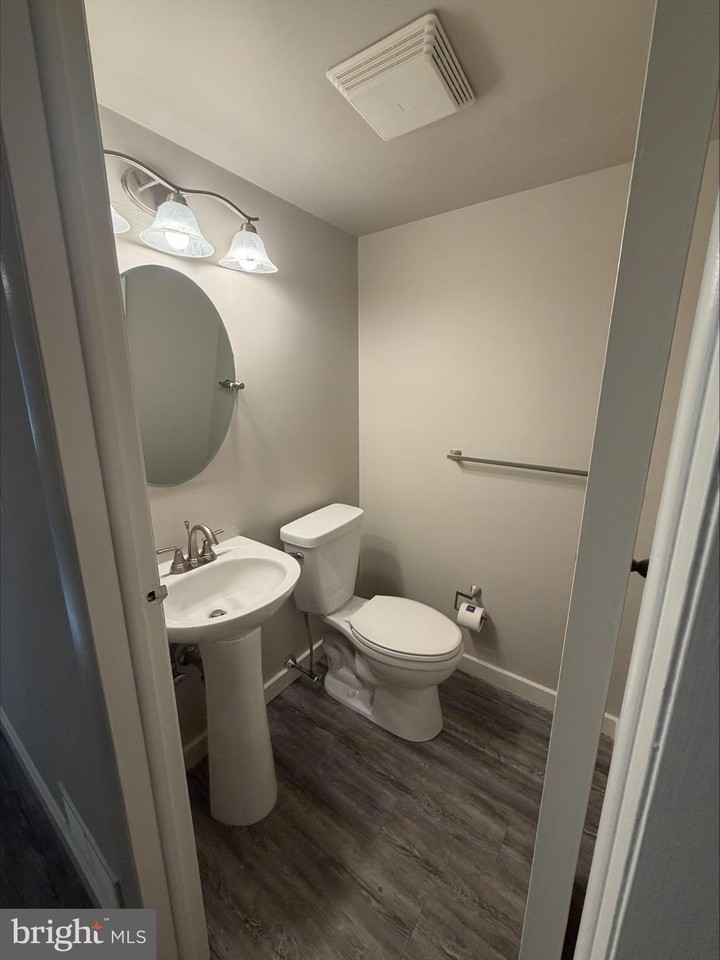 1560 Wick Ln #403 - Photo 7 of 13