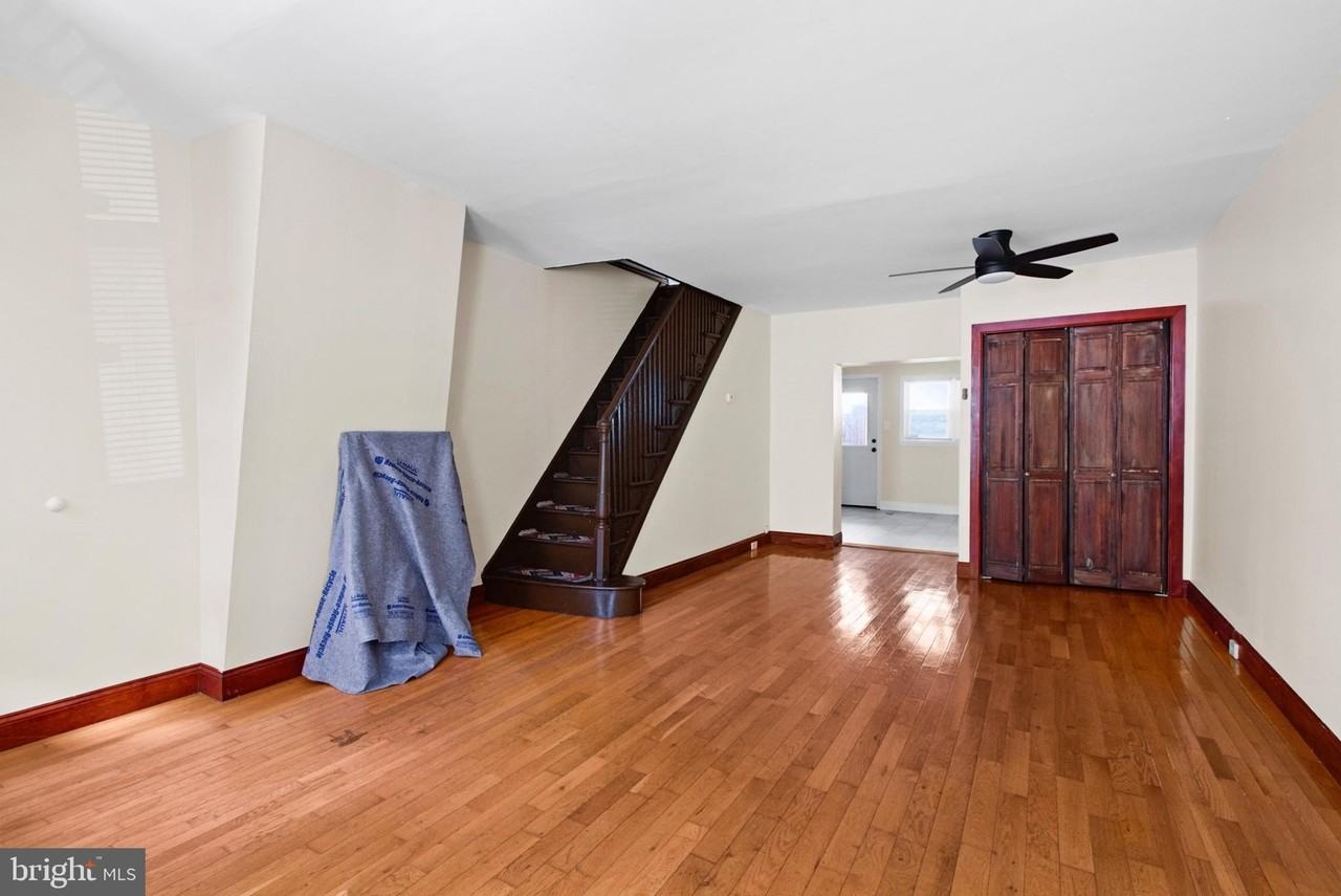 527 Greenwich St - Photo 4 of 26