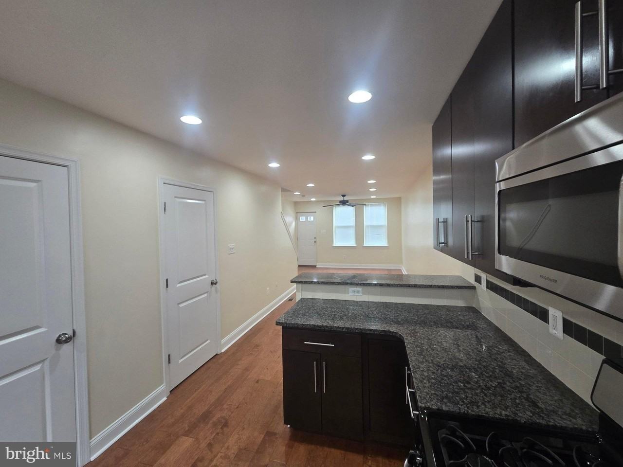 1338 S Bancroft St - Photo 5 of 16