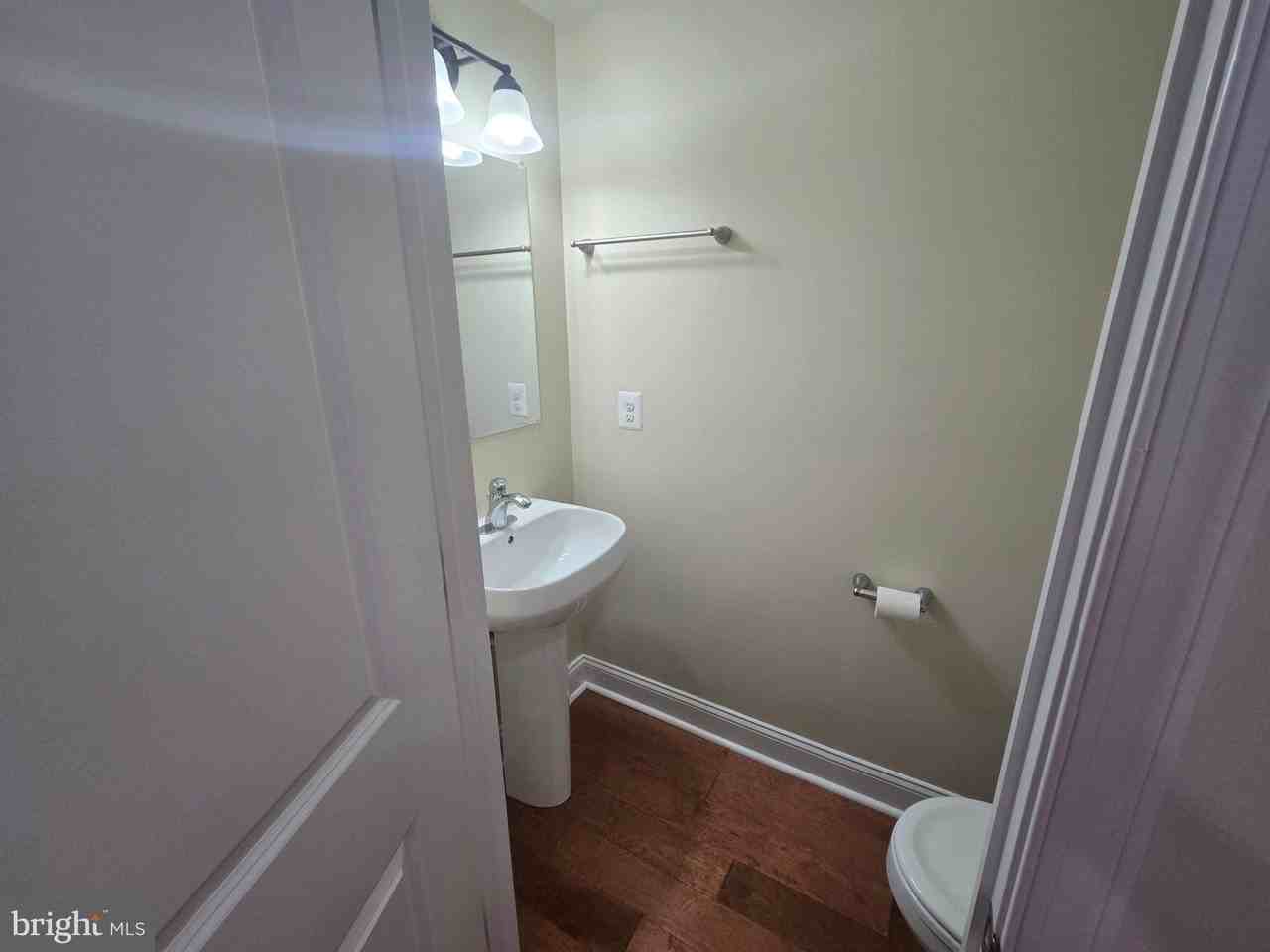 1338 S Bancroft St - Photo 6 of 16