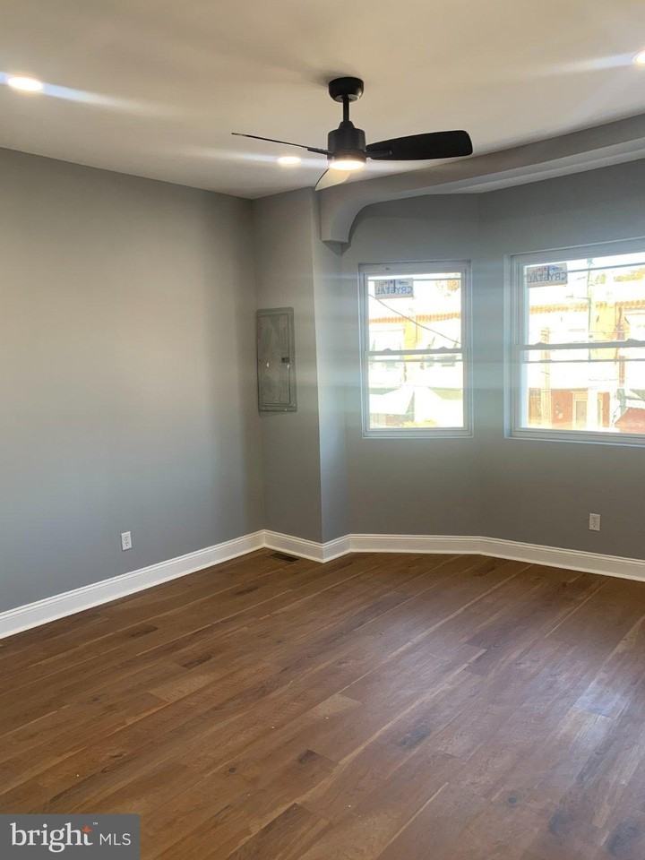 5246 W Jefferson St #2 - Photo 3 of 9