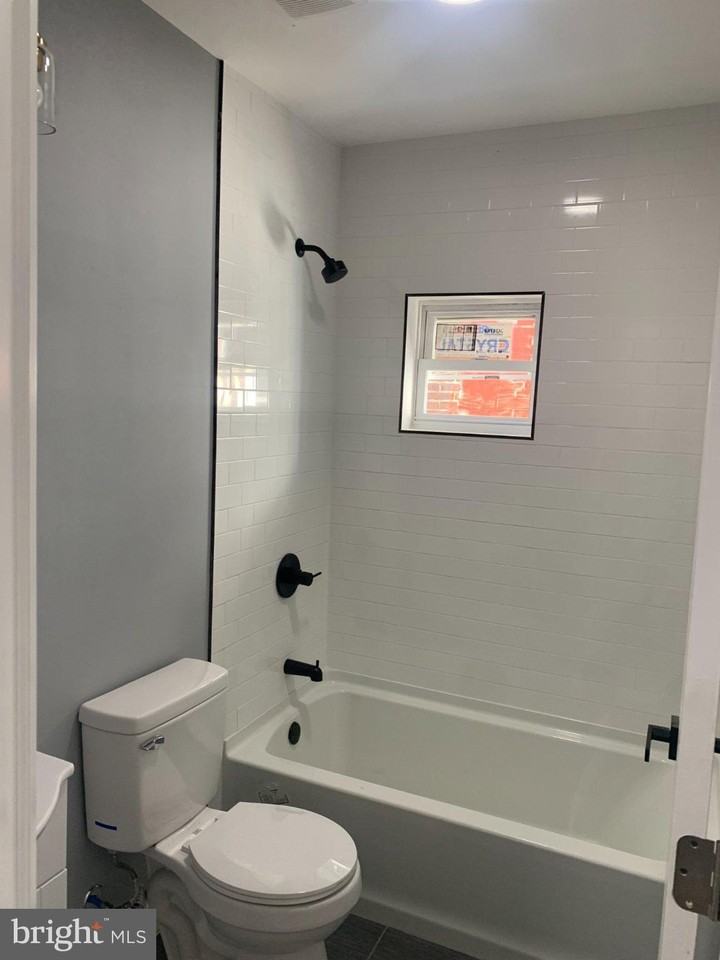 5246 W Jefferson St #2 - Photo 5 of 9