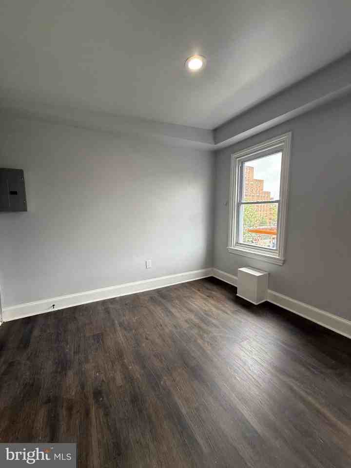 525 N 22nd St #4 - Photo 4 of 10