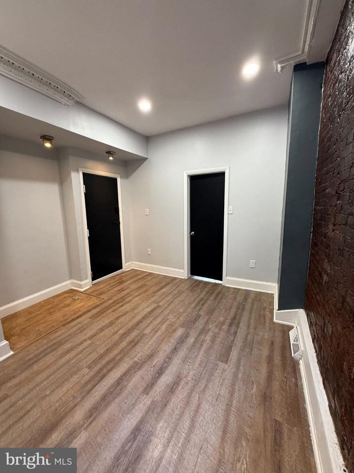 525 N 22nd St #1 - Photo 2 of 20