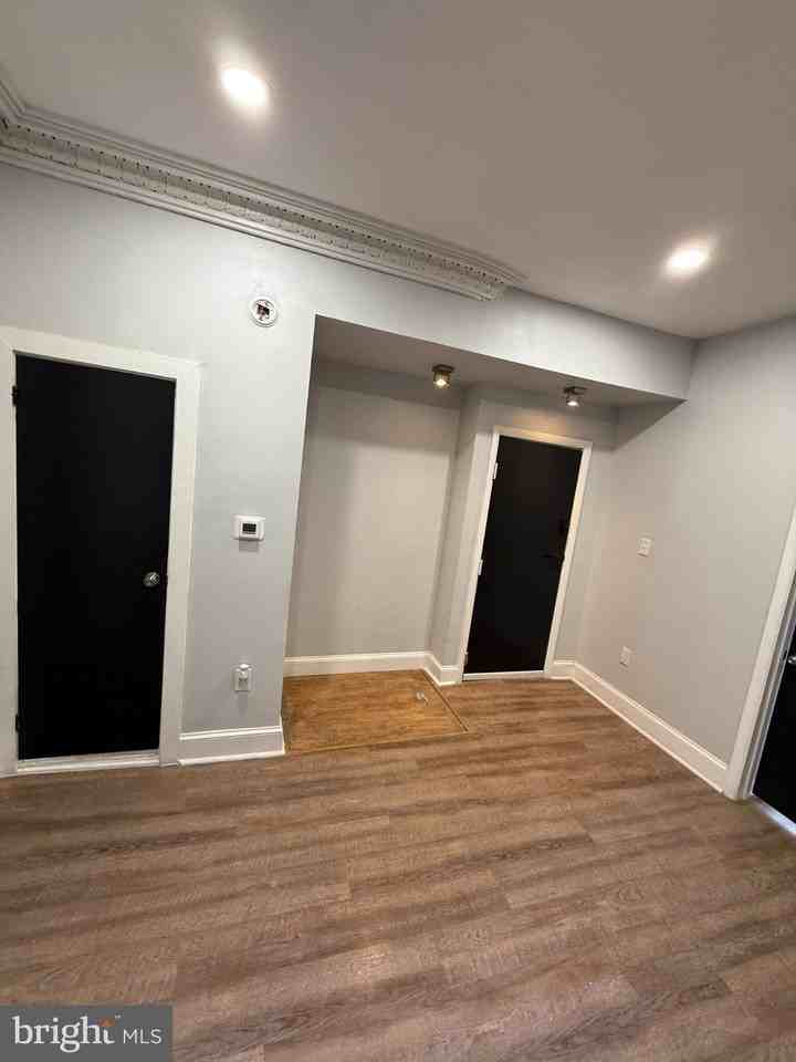 525 N 22nd St #1 - Photo 4 of 20