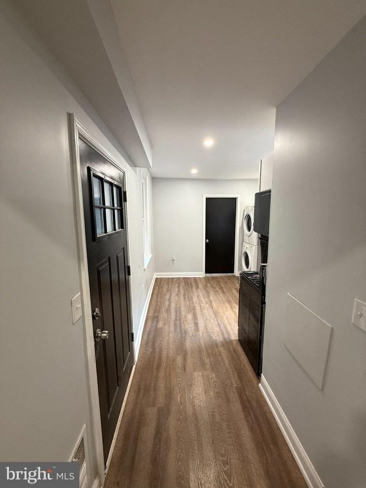 525 N 22nd St #1 - Photo 5 of 20