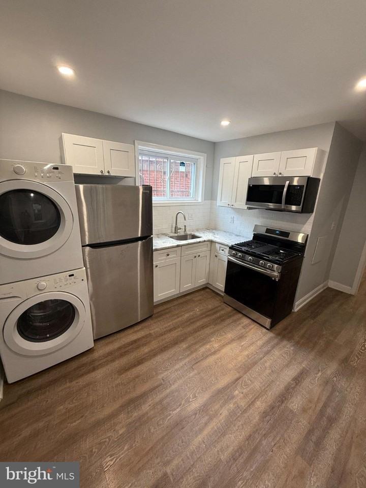 525 N 22nd St #1 - Photo 6 of 20