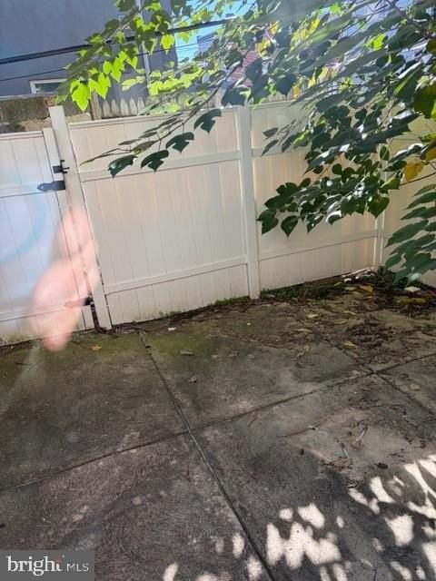 2056 Watkins St - Photo 6 of 14