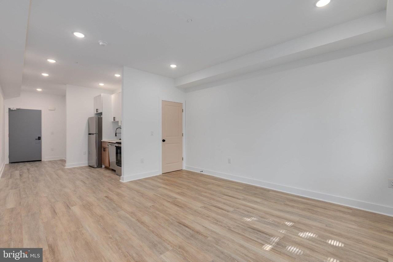 3842 Fairmount Ave #2 - Photo 4 of 8