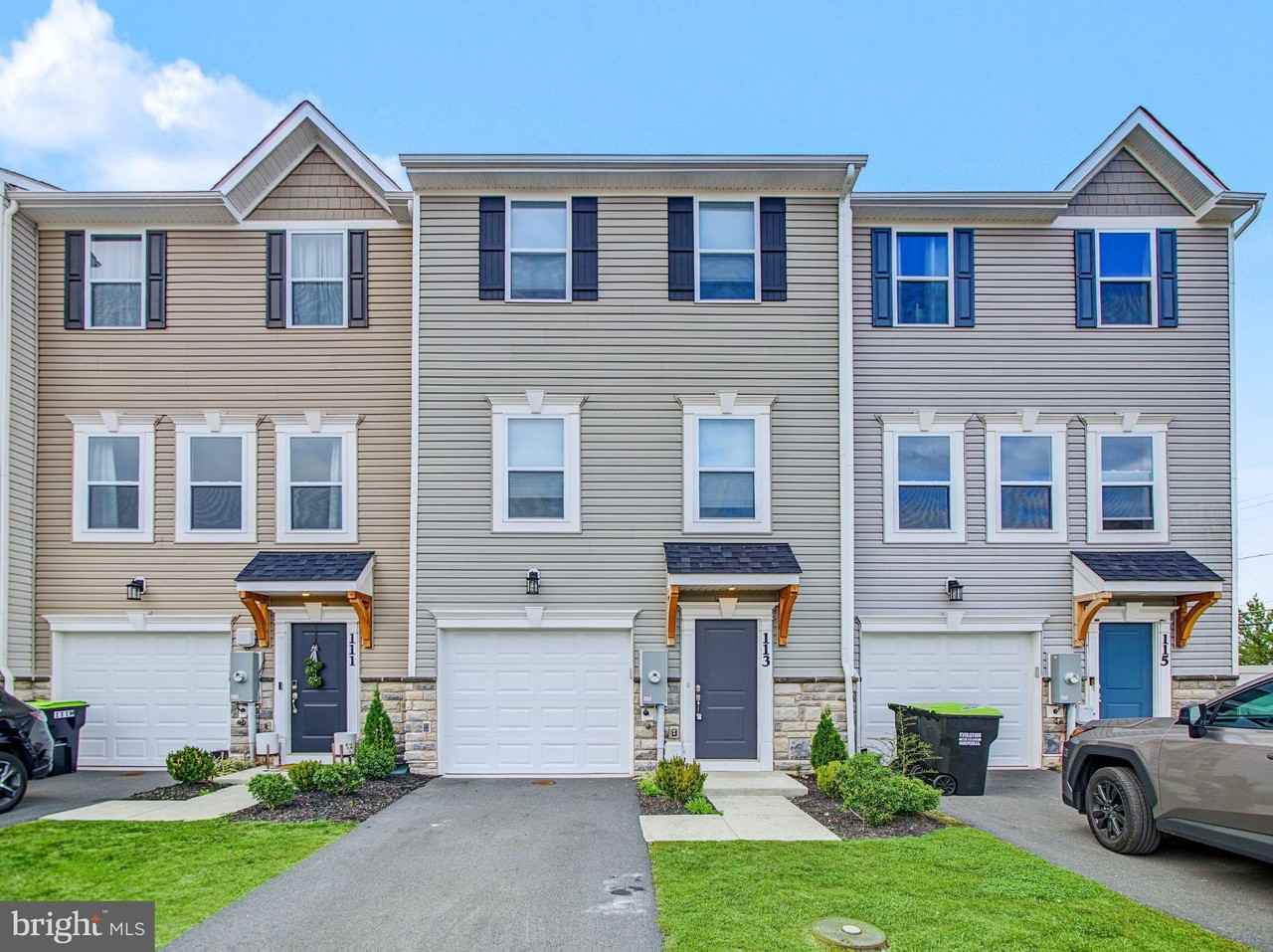 113 Marlow Ct - Photo 2 of 32