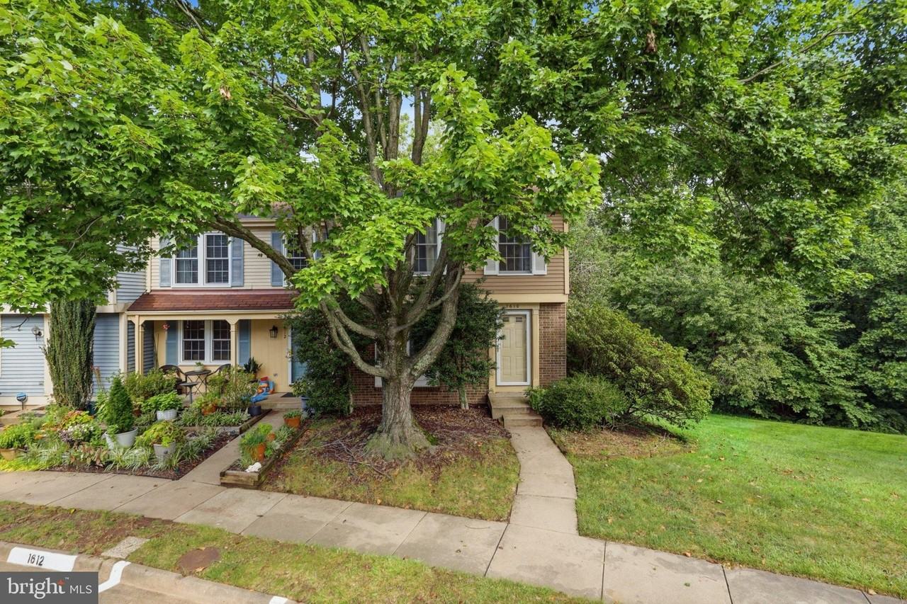 1610 Barnstead Dr - Photo 2 of 40