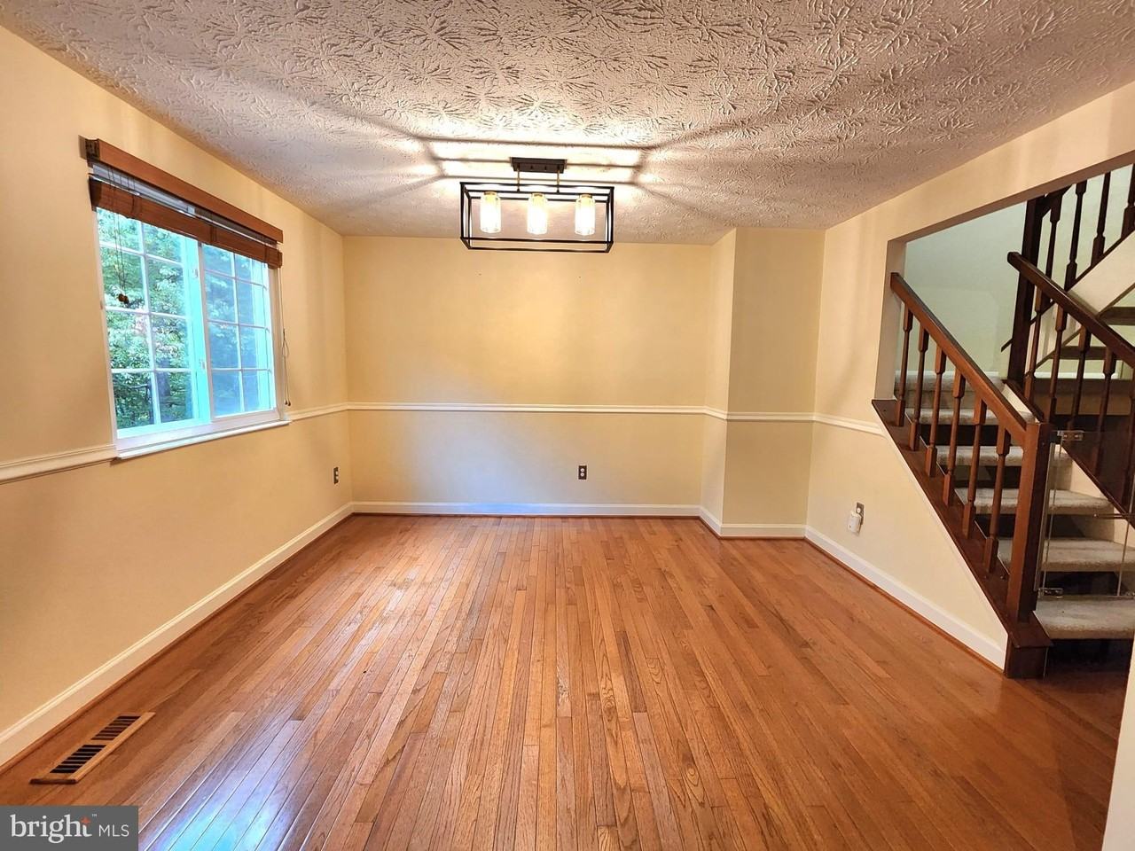 1610 Barnstead Dr - Photo 3 of 40