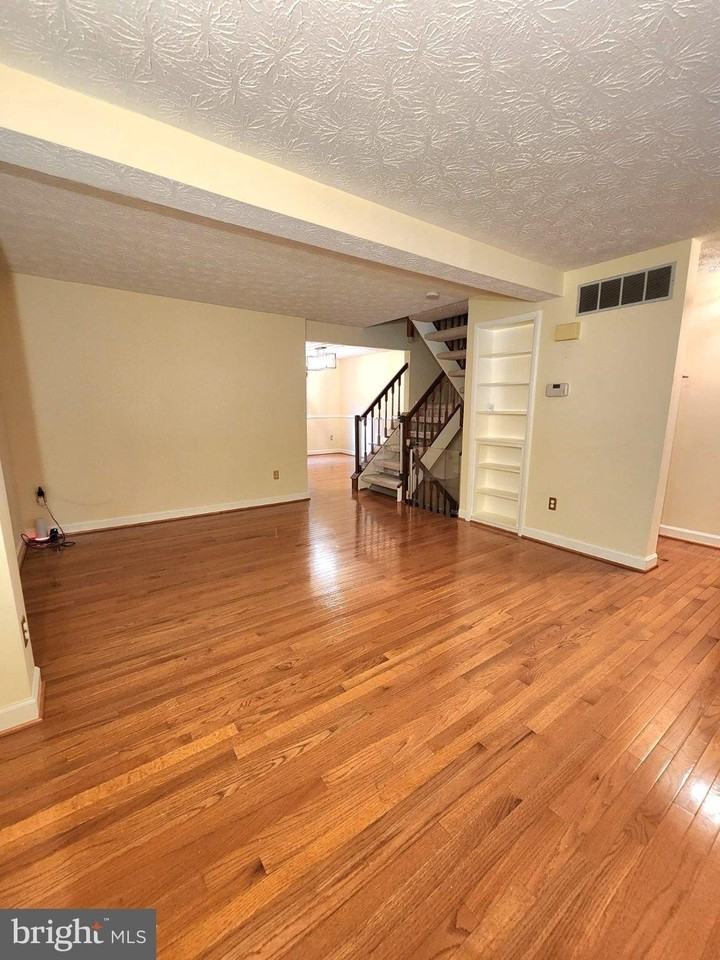 1610 Barnstead Dr - Photo 4 of 40