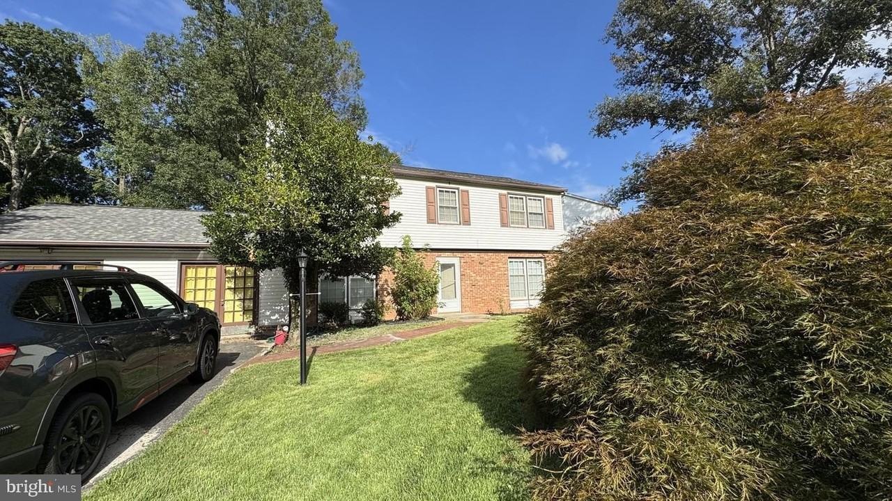 6221 Garretson St - Photo 2 of 42