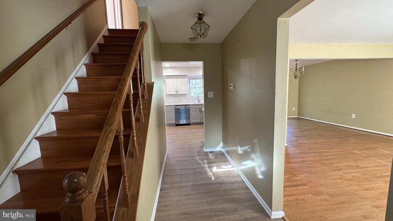 6221 Garretson St - Photo 3 of 42