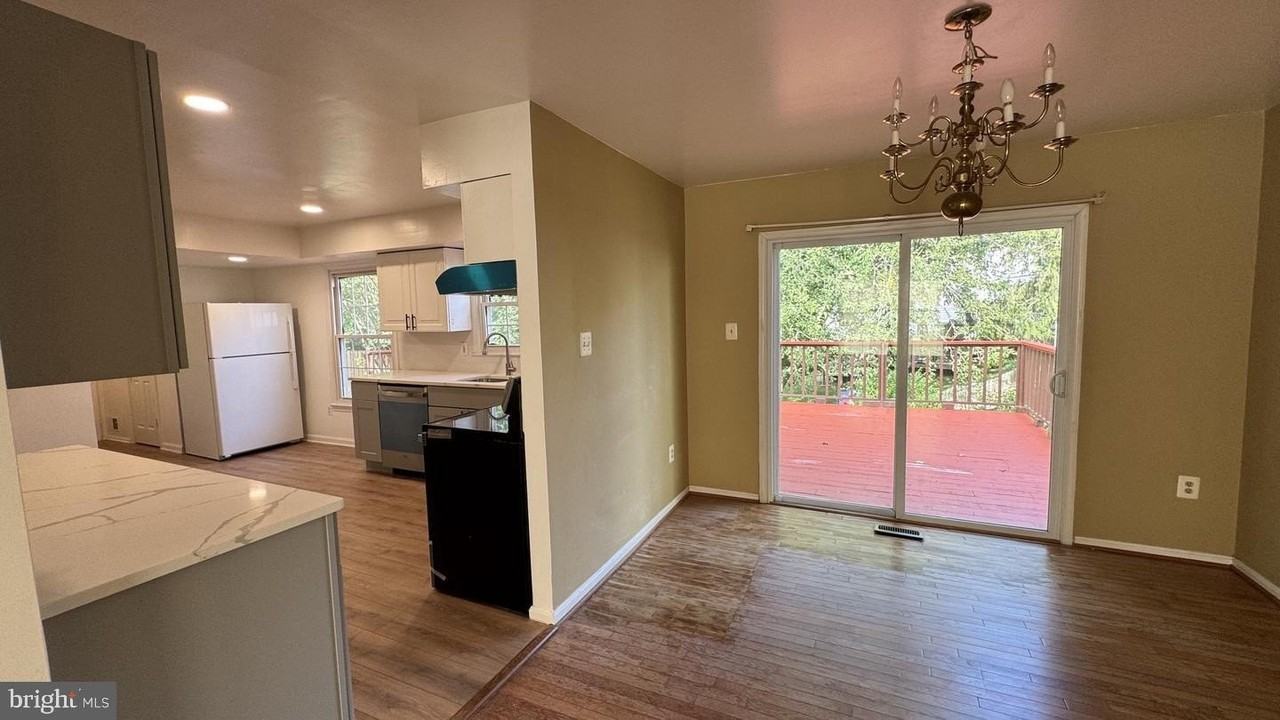 6221 Garretson St - Photo 6 of 42