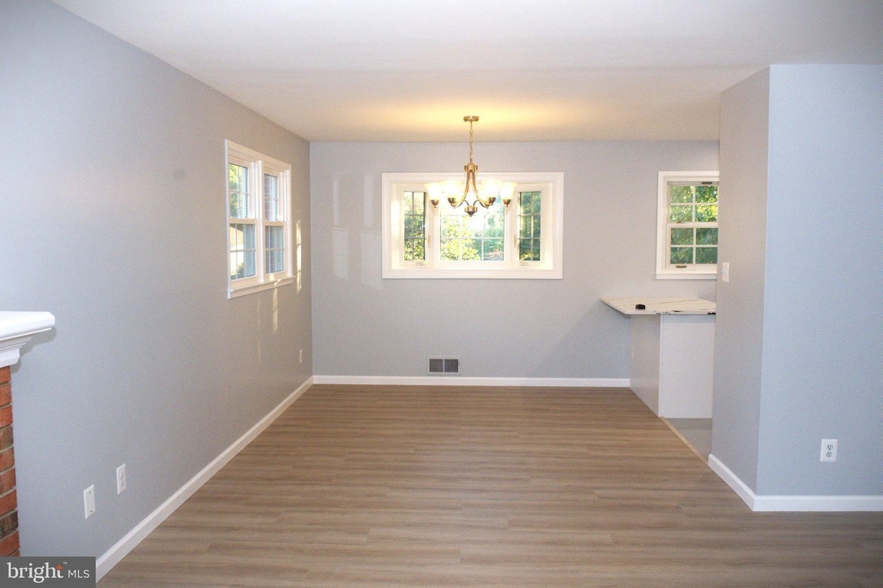 7919 Ellet Rd - Photo 3 of 26