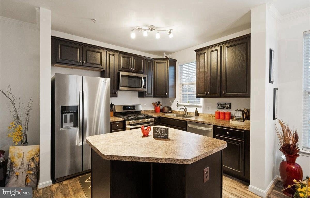 21191 Mcfadden Sq #208 - Photo 7 of 19