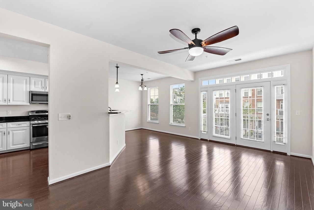 25222 Briargate Ter - Photo 4 of 35