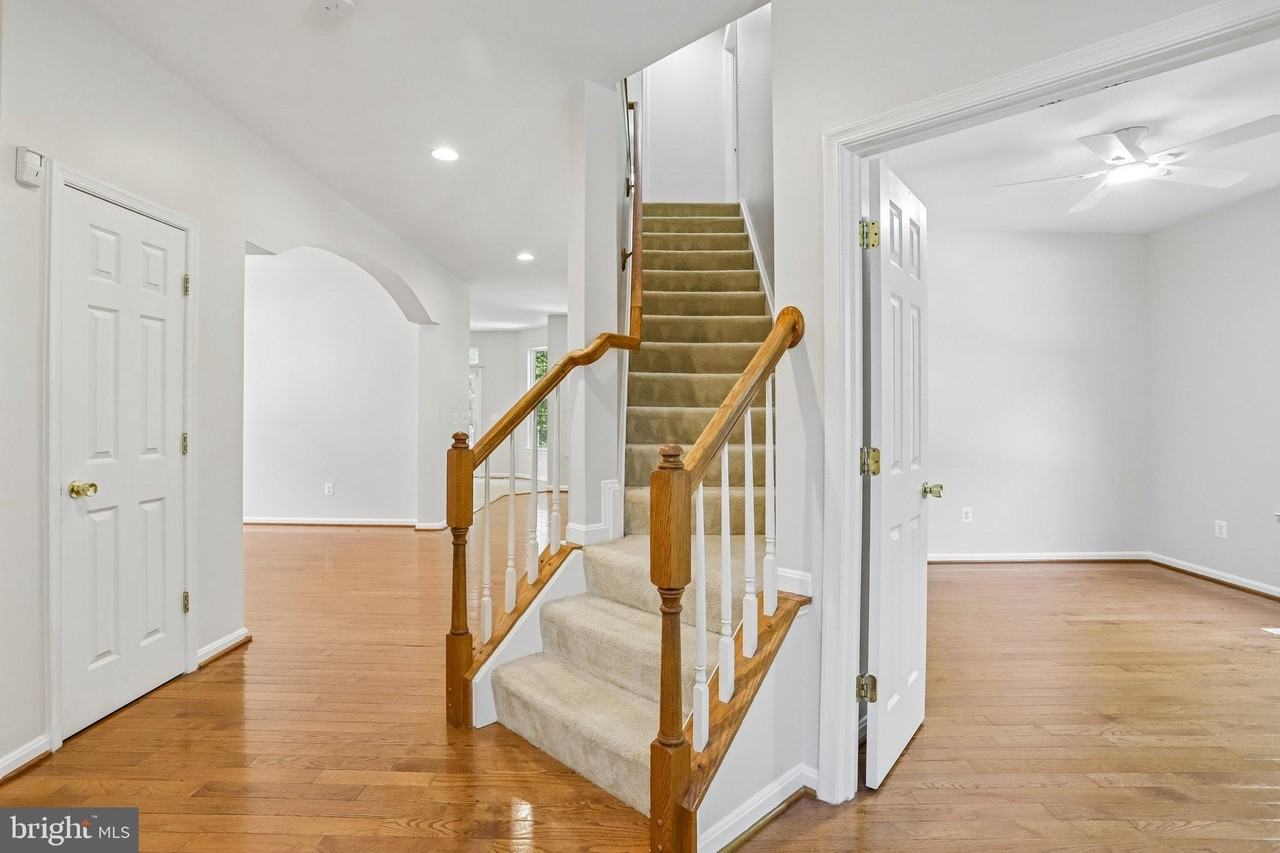 15230 Lord Culpeper Ct - Photo 5 of 50