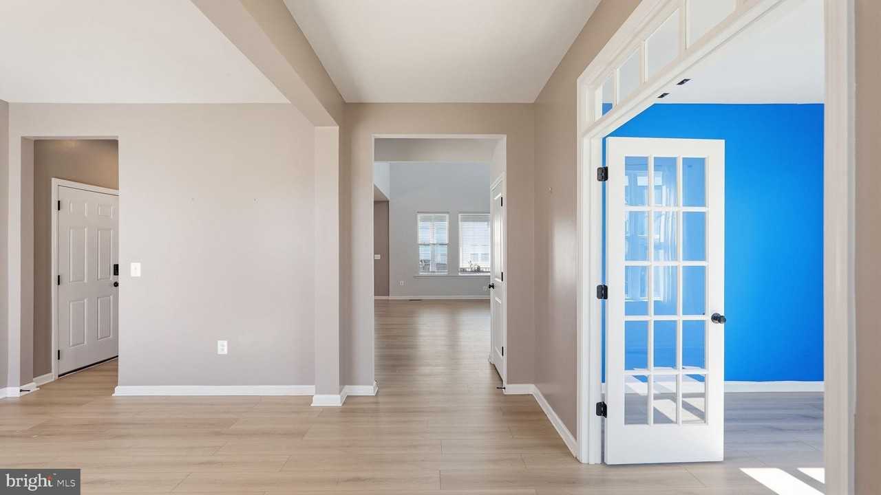 346 Smokebush Dr - Photo 3 of 37